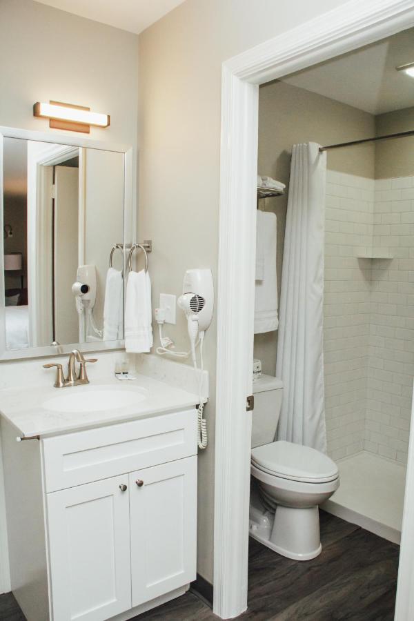 Country Squire Inn And Suites New Holland Eksteriør bilde