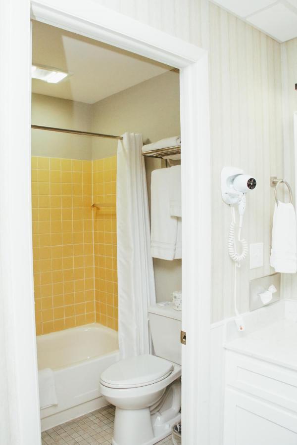 Country Squire Inn And Suites New Holland Eksteriør bilde