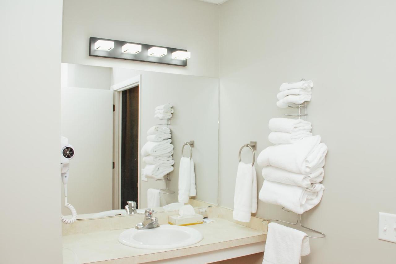 Country Squire Inn And Suites New Holland Eksteriør bilde