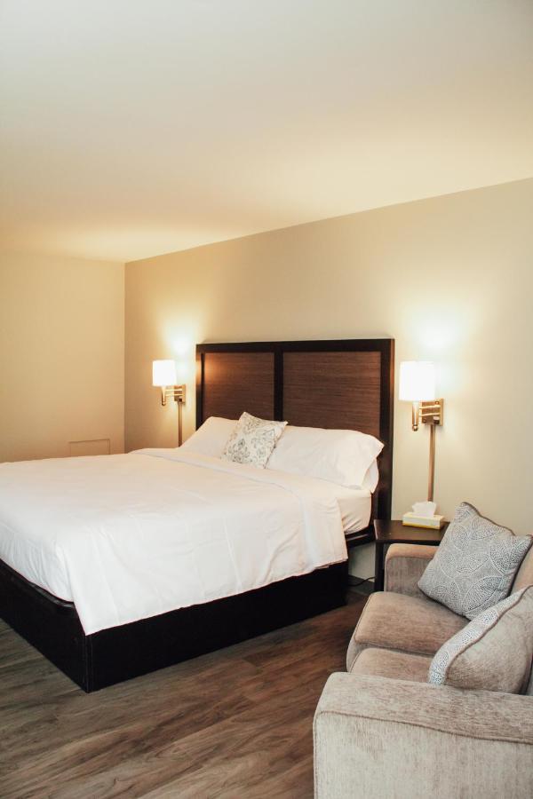 Country Squire Inn And Suites New Holland Eksteriør bilde