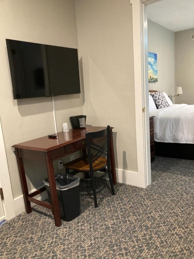 Country Squire Inn And Suites New Holland Eksteriør bilde
