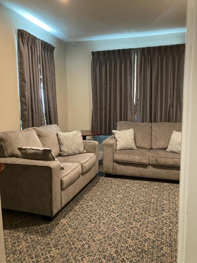 Country Squire Inn And Suites New Holland Eksteriør bilde