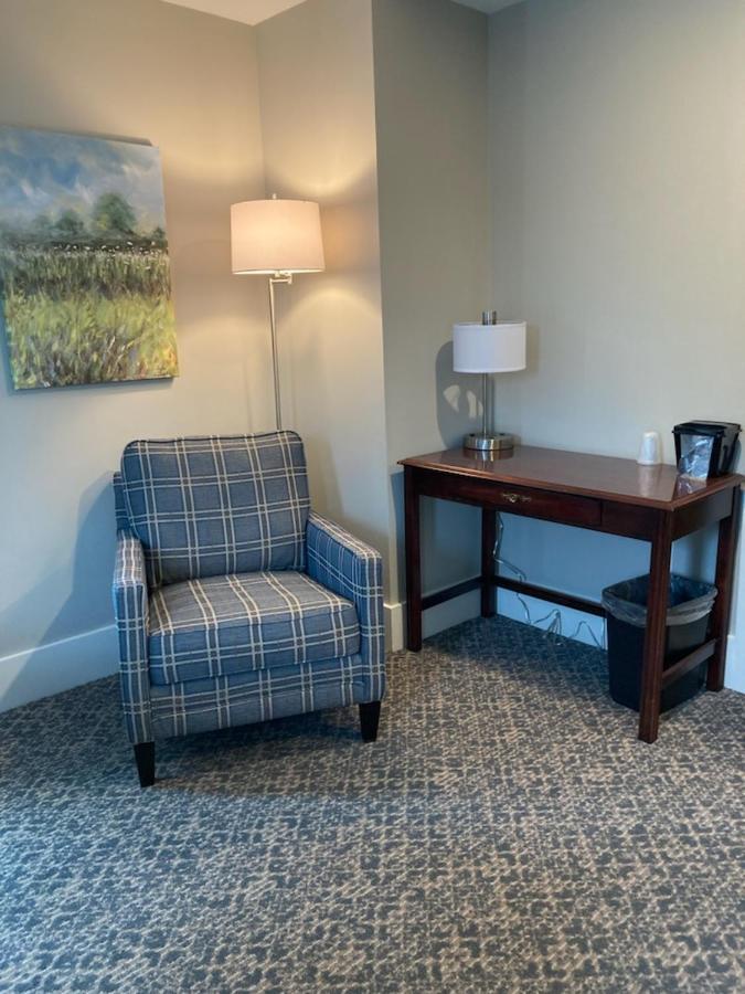Country Squire Inn And Suites New Holland Eksteriør bilde