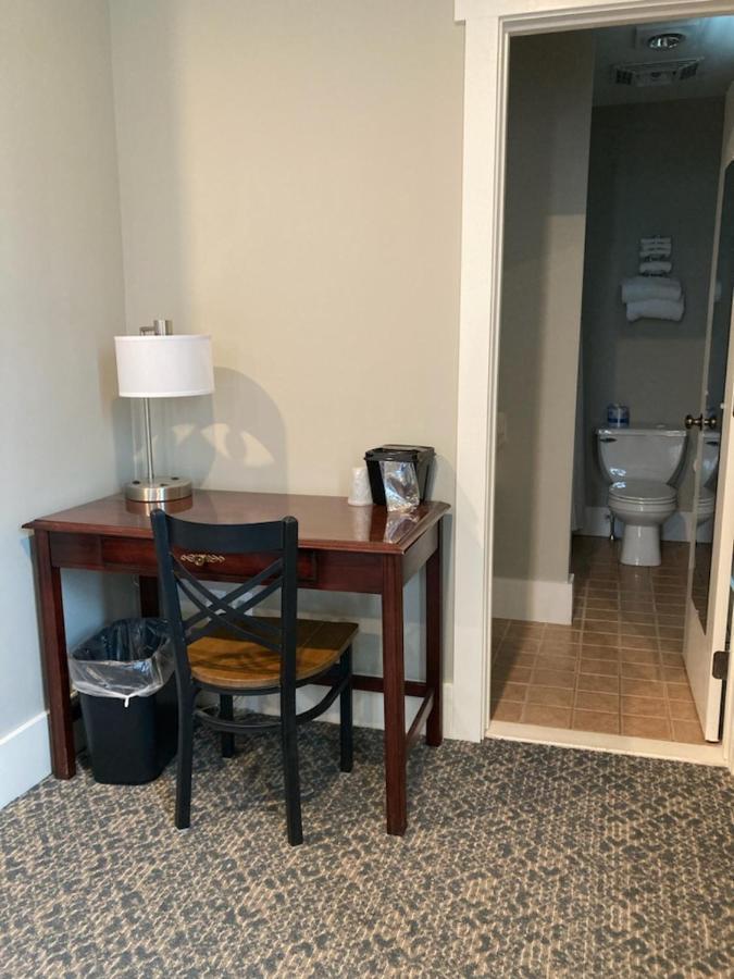 Country Squire Inn And Suites New Holland Eksteriør bilde