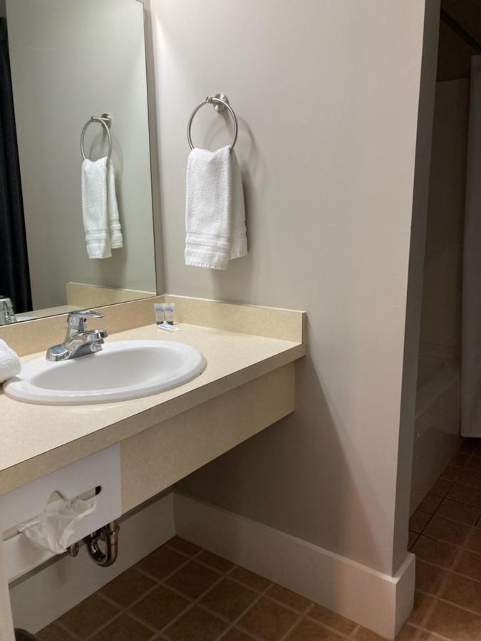 Country Squire Inn And Suites New Holland Eksteriør bilde
