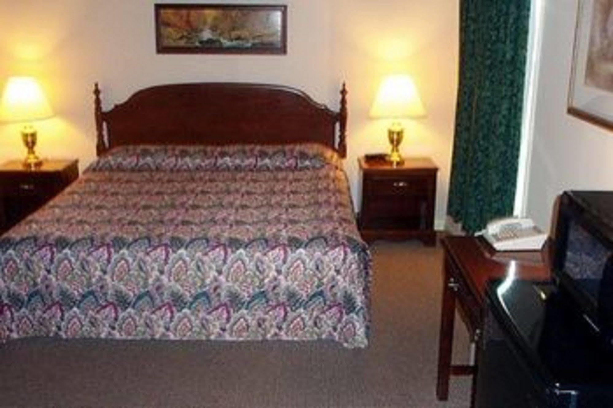 Country Squire Inn And Suites New Holland Eksteriør bilde